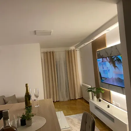 Apartmán Cetral032 *